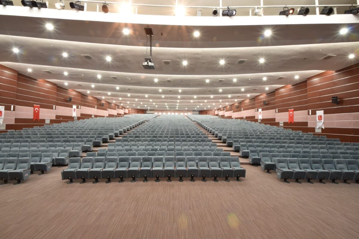 Interior of the Tunçalp Özgen Congress Centre auditorium at Hacettepe University